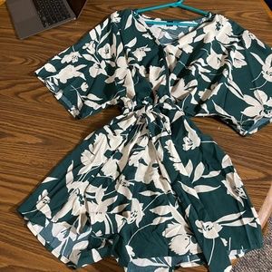 SHEIN | Large | Green & White Romper